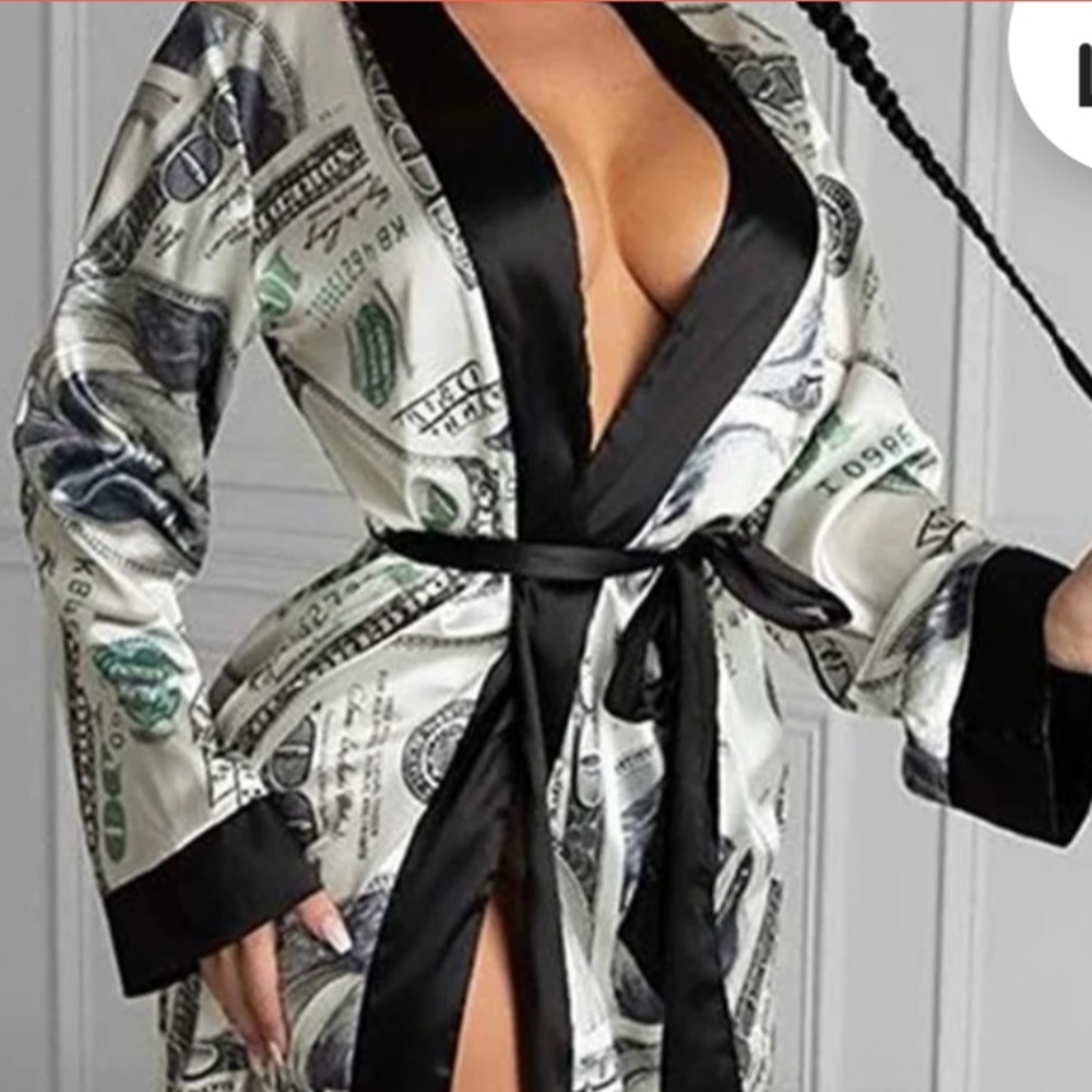 Silk money robe soft to the touch!